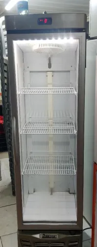 Expositor de bebidas refrigerador e freezer