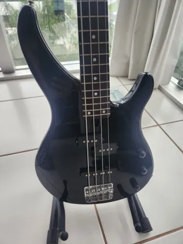 Baixo Yamaha TRBX174