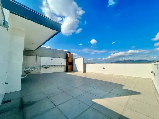Ótima cobertura com 03 quartos e 2 vagas de garagem à venda no Barreiro/BH