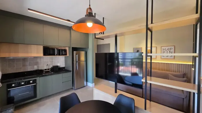 Apartamento mobiliado no Cambuí! 1 locação! 43 metros, 1 suíte, 1 vaga coberta, lazer comp