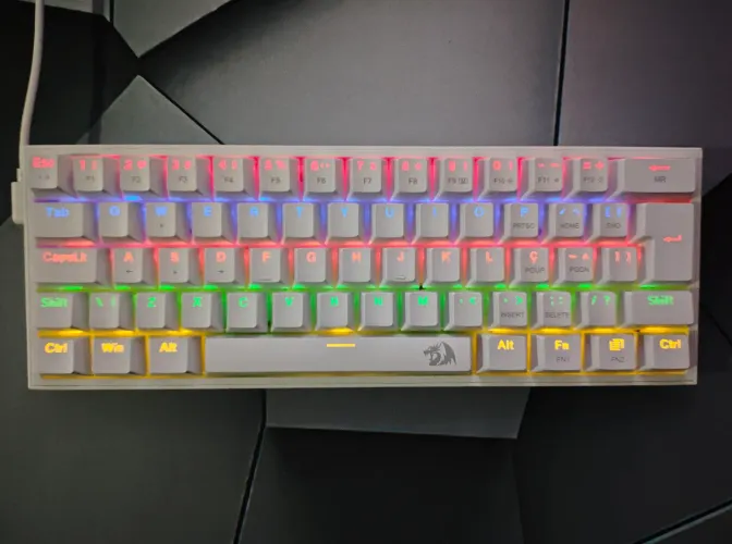 Teclado Redragon Fizz Rainbow Lunar White Switch Brown USB-C ABNT2