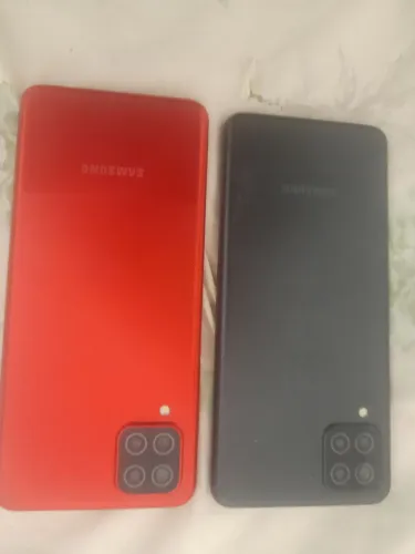 Vendo se 2 celular Samsung A12 64 g.