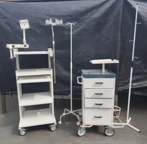 Equipamentos, móveis hospitalares, médicos