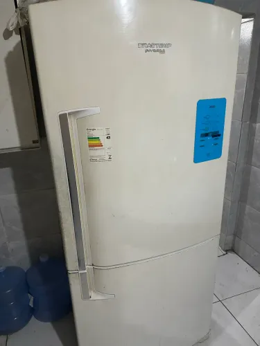 Geladeira Brastemp pra vender no precinho pouco tempo de uso