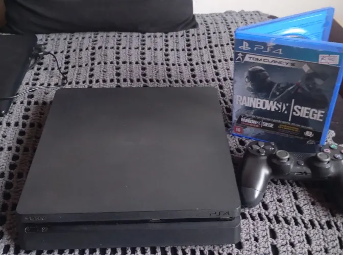 PS4 slim