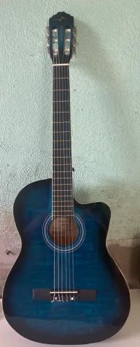 Violão super novo com detalhes confira fotos