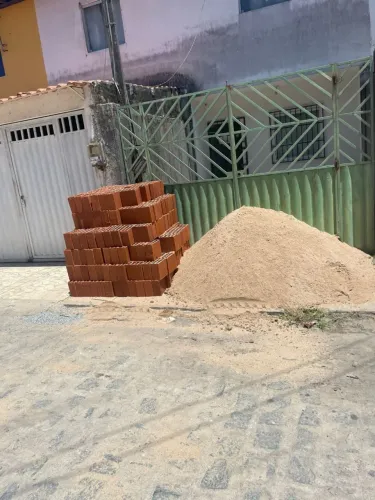 Eu Trabalho como pedreiro pintor servente se precisa e só chama