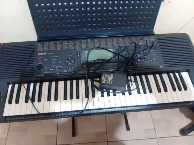 Teclado yamaha PSR 520