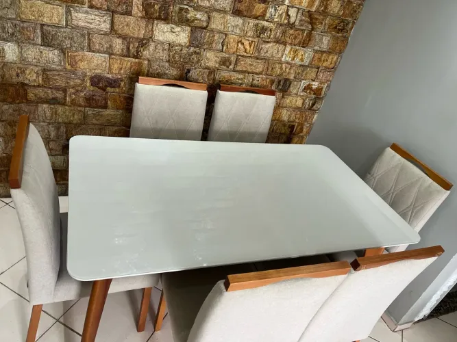 VENDO MESA USADA DE 6 LUGARES - ÓTIMO ESTADO DE CONSERVAÇÃO