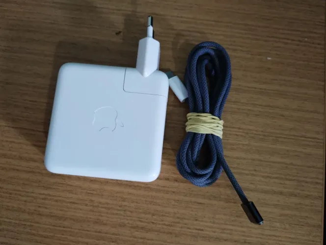 Carregador Apple original 61w