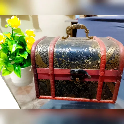 Porta Jóias baú antigo 
