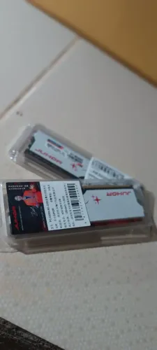 Vendo 2 PENTES DE MEMÓRIA RAM 8GB ? 3200MHz CL16 