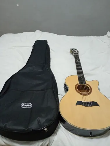 Violão Michel Novíssimo, Nylon, Elétrico.