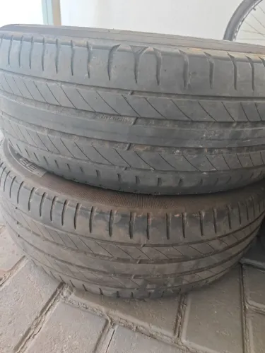 4 pneus Michelin aro 15 perfil 185/60