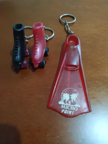 Lote Chaveiros Vintage Anos 80 90 - Pé de Pato Micro Point + 2 Mini Patins Retro