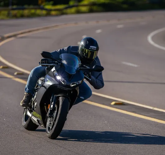 Daytona 660 muito nova