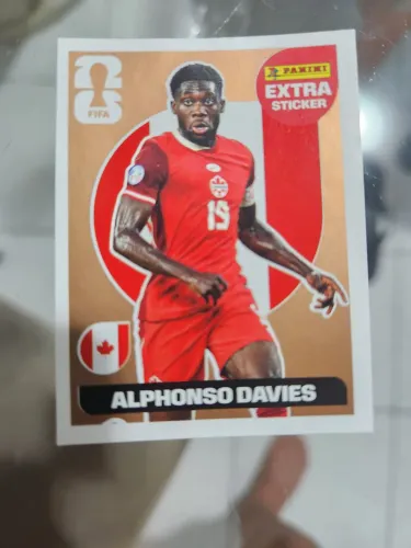 Figurinha extra sticker ouro Alphonso Davies 2026