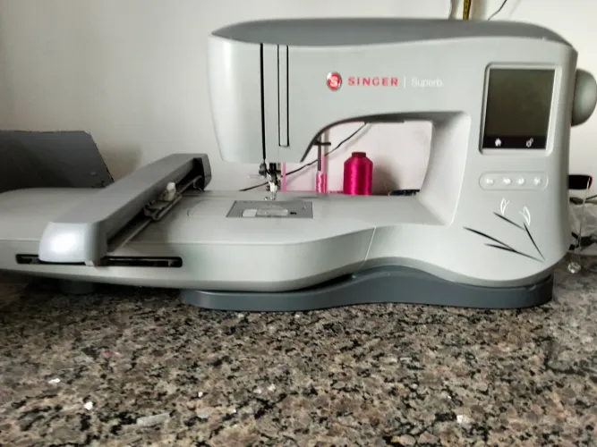 Máquina de bordar Singer
