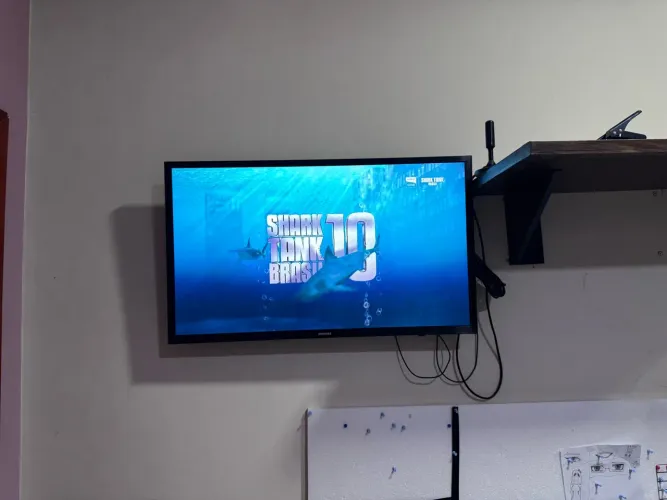 Vende-se TV Samsung 43"