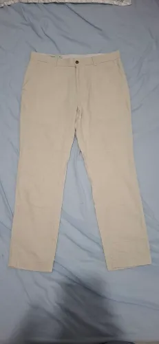 Calça bege em viscolinho