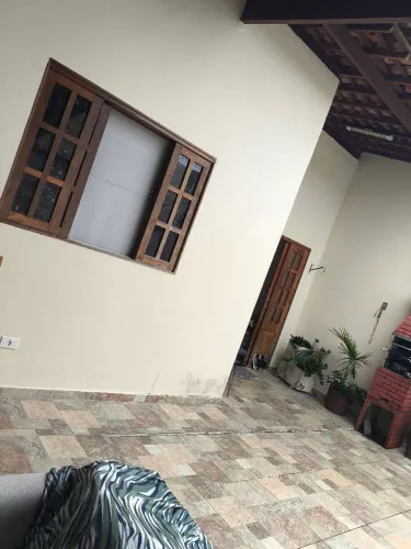 Casa a venda Reformada Condomínio Fechado,boa localização .