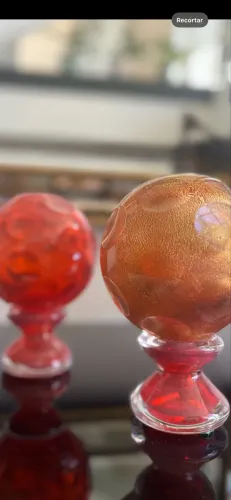 Pinha em Murano vermelha com pode de ouro