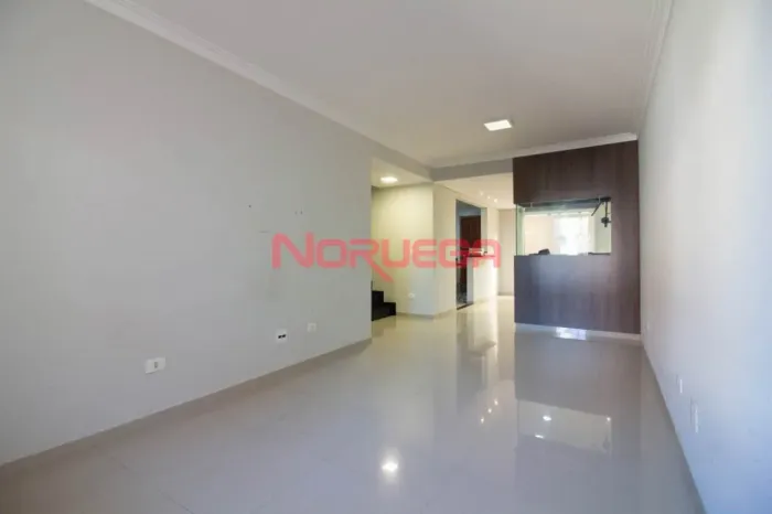 Sobrado com 3 quartos à Venda no Bairro São Braz Curitiba.
