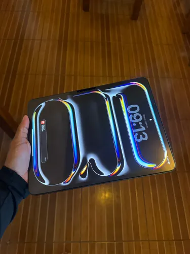 iPad Pro M4 13' 256gb WIFI, Apple Pencil Pro (excelente estado e alguns riscos)
