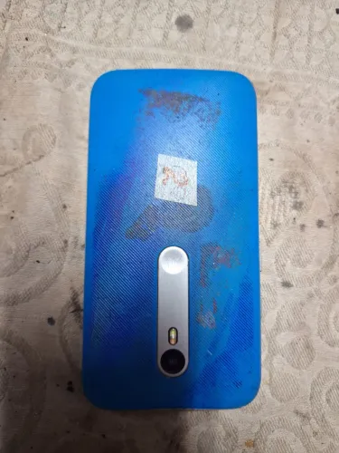celular motorola azul .com defeito. não sei o defeito nem o modelo