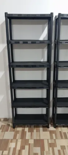 Prateleiras de plástico 