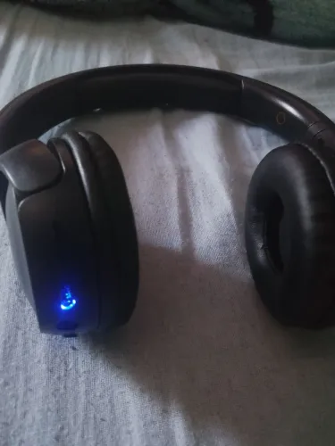 Vendo esse fone JBL potência pega alto