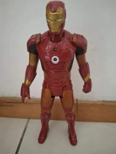 Boneco homem de ferro articulado com 30cm ( patente eletrônica não funciona mais )