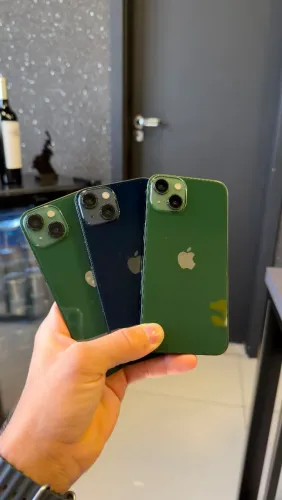 iPhone 13 128GB ( Verde/Preto )