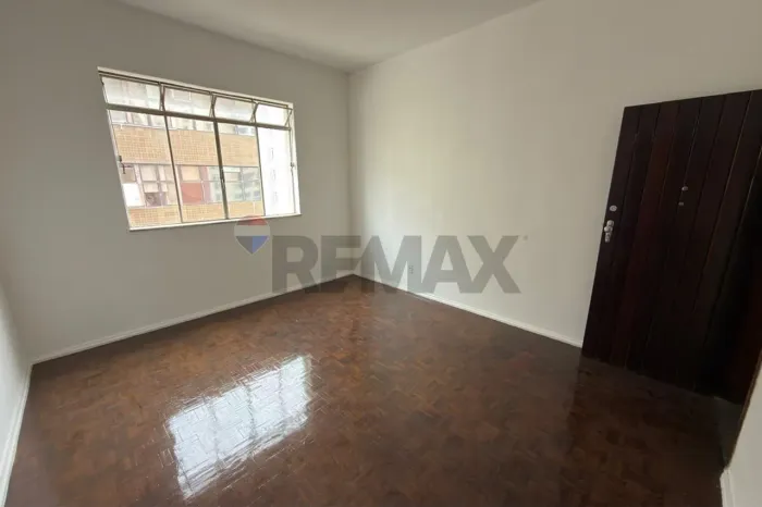 Apartamento 2 Quartos no Centro | 44m² | 2 Banheiros | Portaria 24h | Aceita Pet