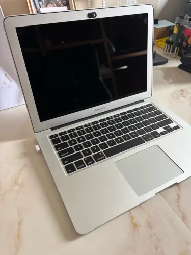 MacBook Air 2017 impecável