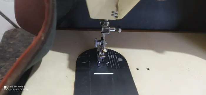 Máquina Singer simplesmatic super