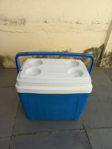 Caixa térmica para bebidas, gelo, etc.
