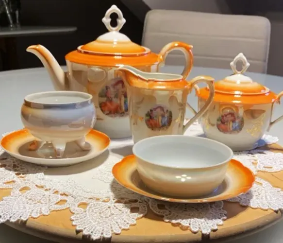 Peças Vintage Porcelana Real Mauá - Cena Galante & Ouro anos 50 / 60