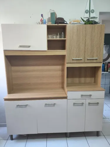 Vende - se um armário de cozinha