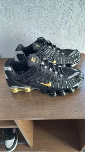 Tênis Nike TL 12 molas (edição Neymar) Preto com Dourado