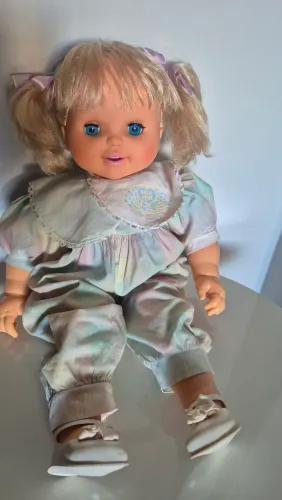 Boneca antiga Fala Nenê.(não funciona)
