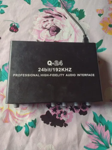 interface de áudio teyn q 24