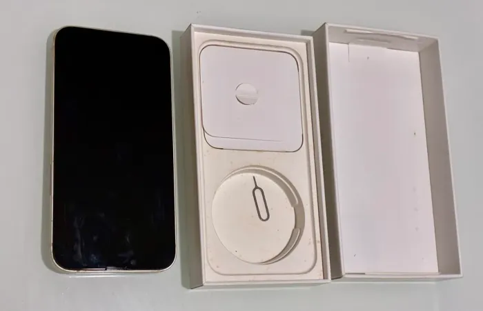 IPhone 14 com defeito 