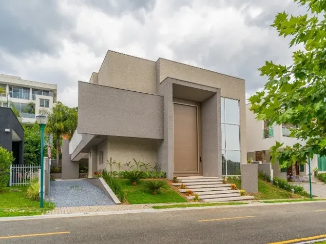 Casa de Alto Padrão em Condomínio | Santa Felicidade