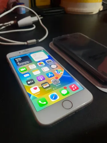iPhone 8 (Leia a descrição)