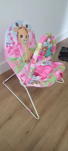 Cadeira de Cadeira de Descanso para bebê Vibratória e Musical Girafa Gigi-Protek