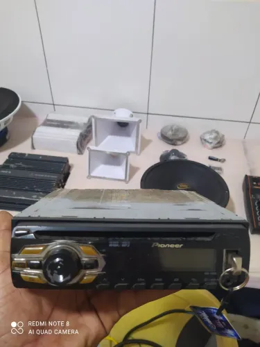 Vendo peças de som no preço motivo desmontei meu som pra vende por peça