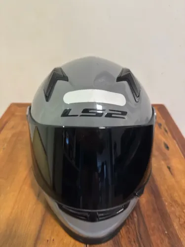 Vendo capacete LS2