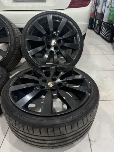 Rodas 225/35/20 porche