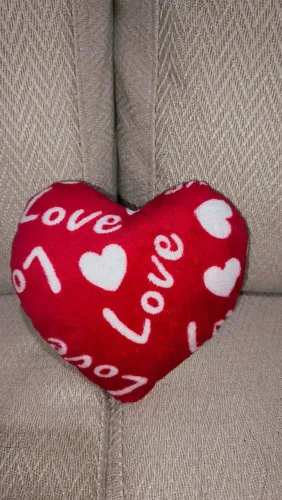 Coração de pelúcia vermelho Love